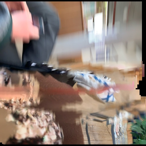 Meet your Posher, Trinh - Picture 1 of 1